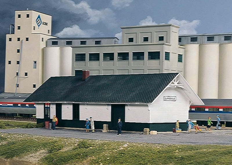 Walthers Cornerstone Walthers  Inc. Clarkesville Depot Kit  5-1/4 X 2 X 1-7/8"" 13.3 X 5 X 4.7cm - Image 2